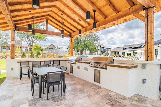 The Heron at River Island apartments — community photo