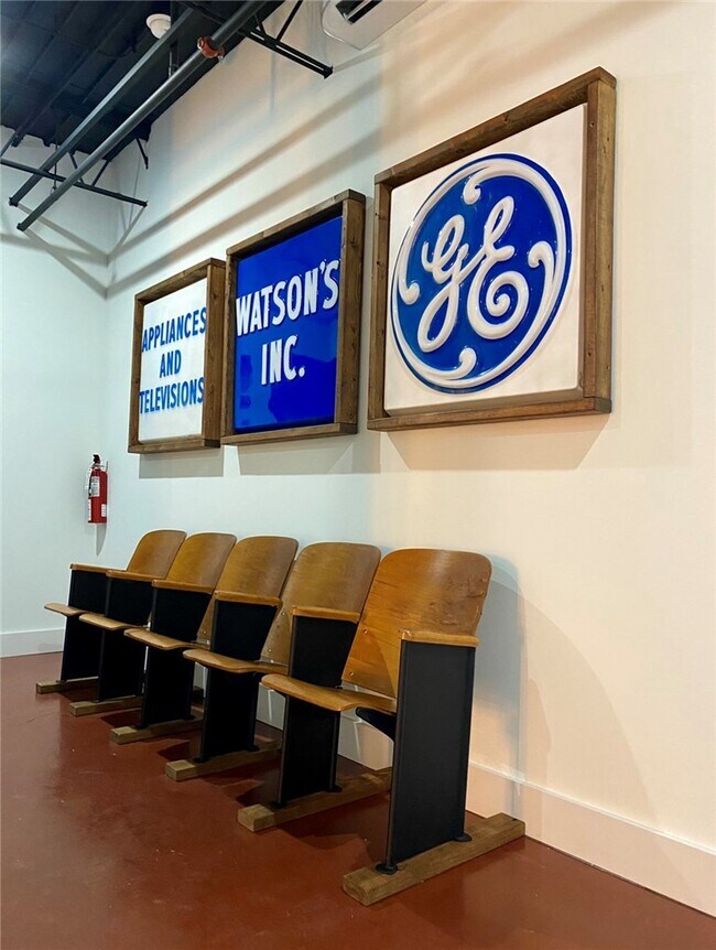 Photo - 111 S Main St