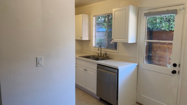 Photo - 4247 S Centinela Ave