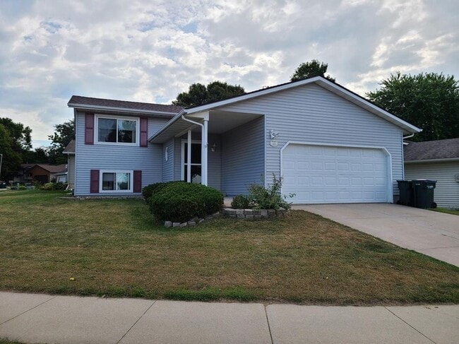 Photo - 1852 Evergreen Dr NW