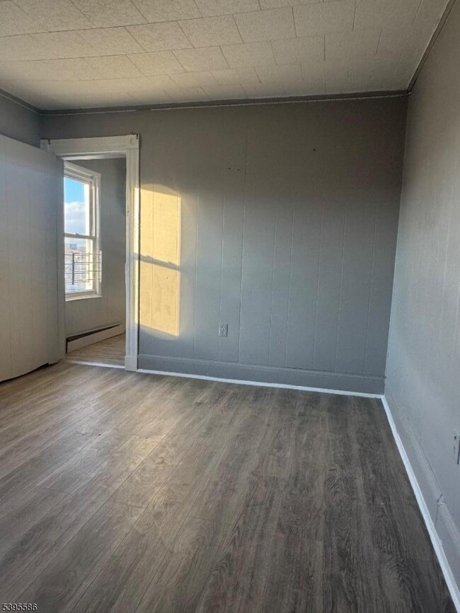 Photo - 467 21st Ave