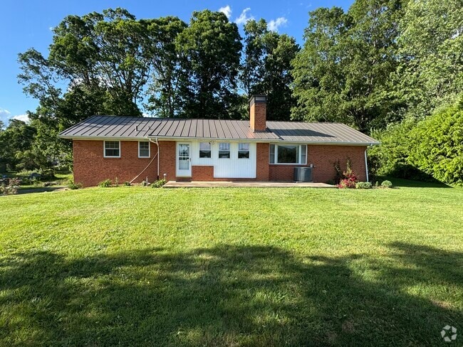 Building Photo - 31 Valley View Dr Rental