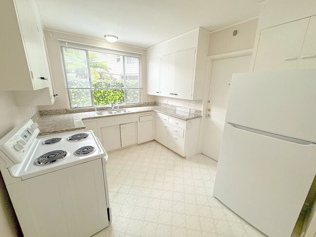 Photo - 24 Baytree Way Unit APT 6