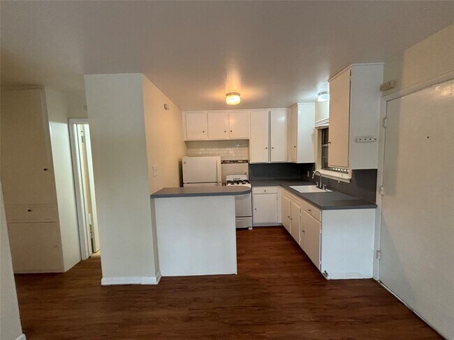 Photo - 1212 W 13th St Unit C