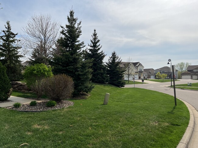 3294 Red Oak Trl