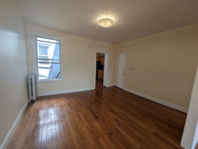 Photo - 215-13 Jamaica Ave Unit 2nd Floor