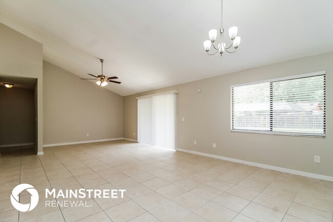 Photo - 900 Brennam Pl