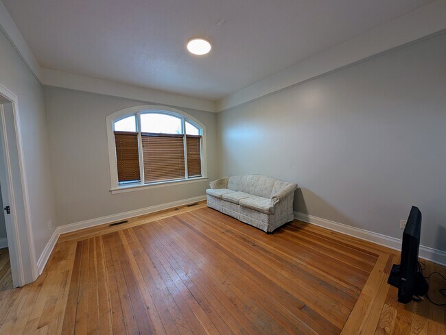 Photo - 14 S State St Unit A