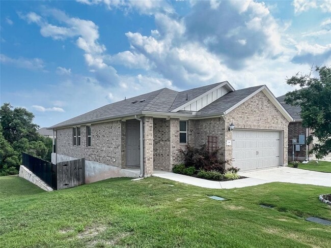 Photo - 241 Serpens St