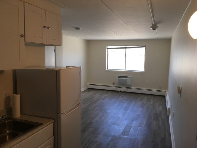 Building Photo - 186 Lexington St Unit 9 Rental