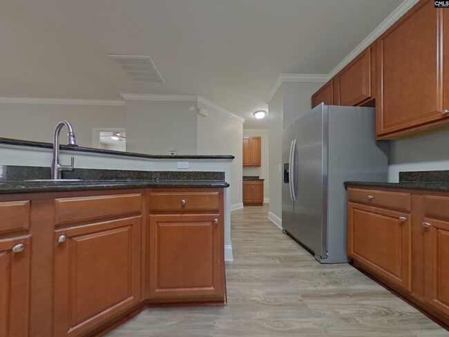 Photo - 302 Merchants Dr