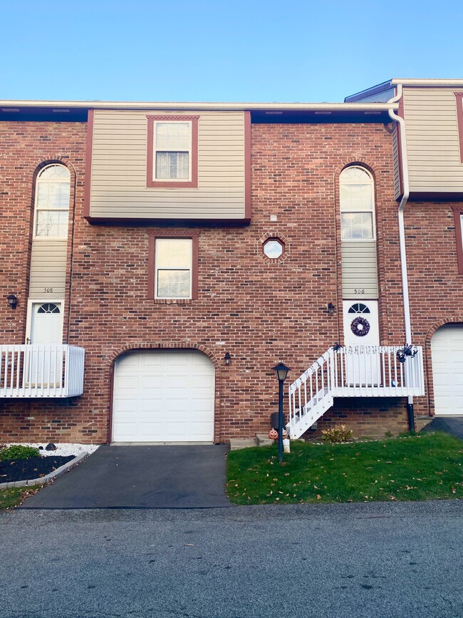 Front of House - 506 Carters Grove Dr Townhome