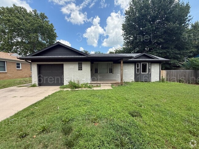 Building Photo - $1400 - 3 bedroom / 1 bathroom - Single Fa... Rental