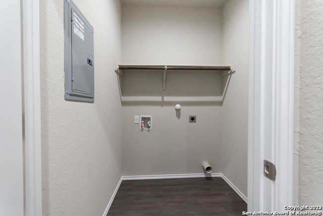 Photo - 609-611 Heathers Wy