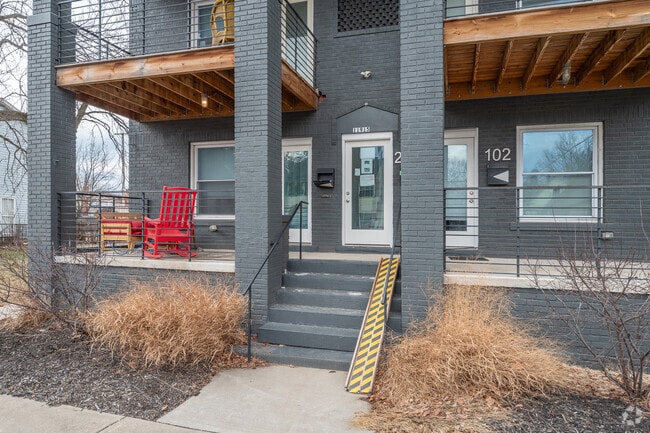 Entrada - 11915 Ashbury Ave