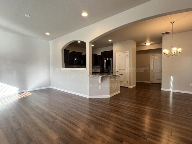 Photo - 2057 Birmingham Loop