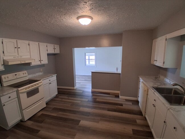 Photo - 227 W 3rd St