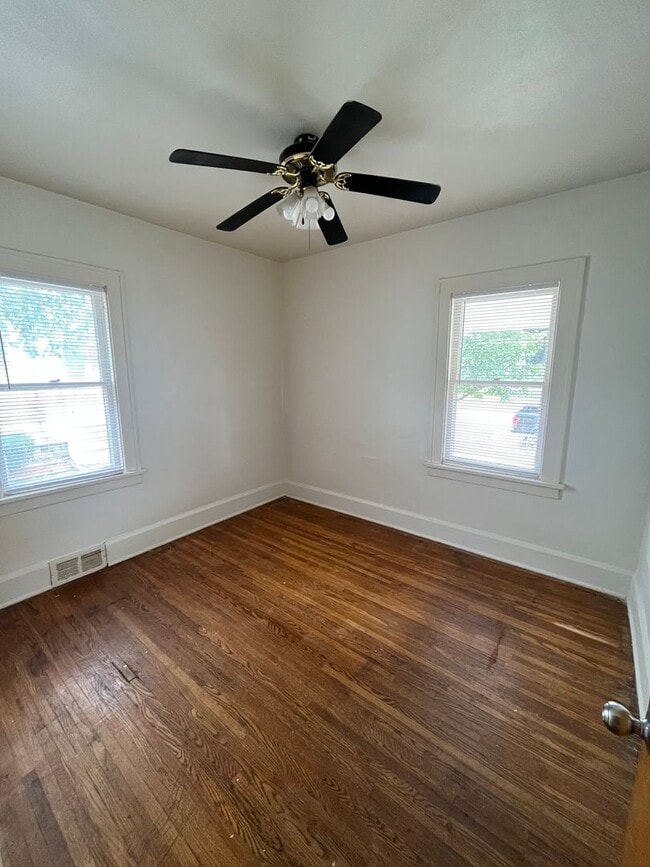Photo - 532 Clifford Ave
