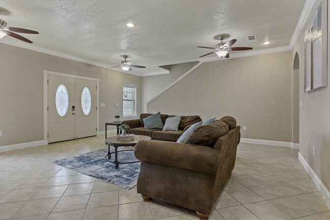 7559 Glen Mont Dr