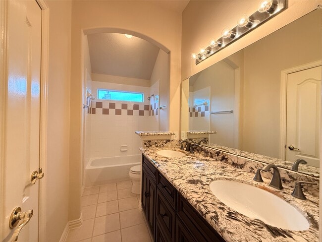 Building Photo - 2144 Brittany Colony Dr