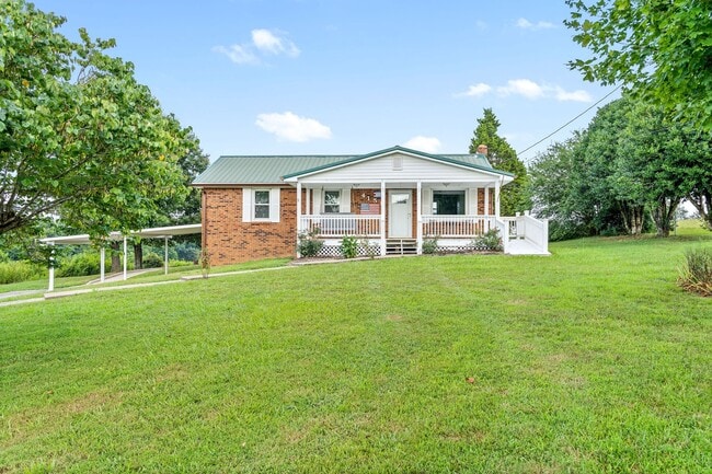 Building Photo - 4151 Chapel Hill Rd