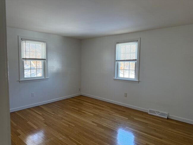 Photo - 14 Colonial Rd