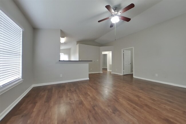 Photo - 3150 Kelling St