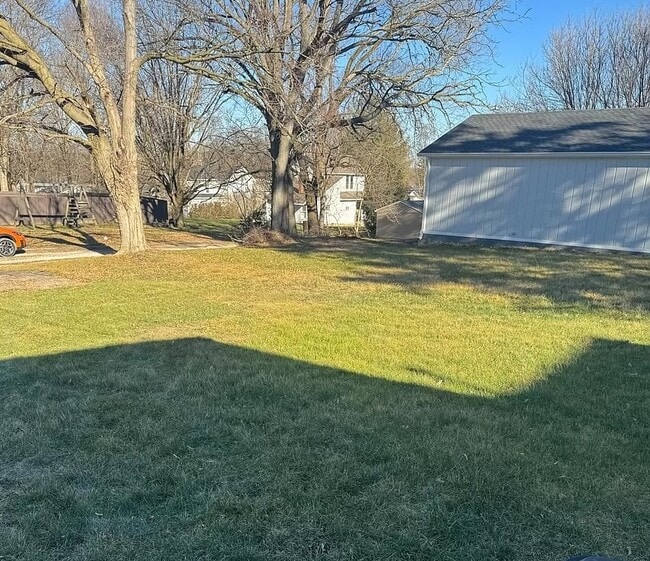 Photo - 294 W Clinton St