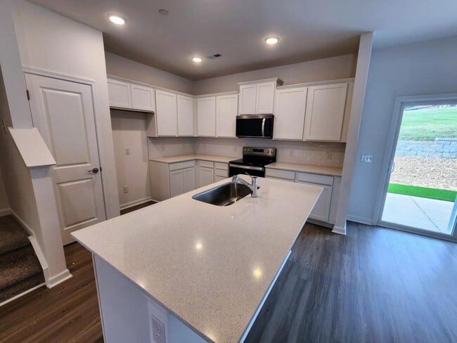 Photo - 7120 Mapleside Ln