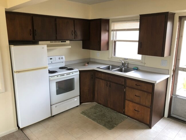 Photo - 1879 E G Ave