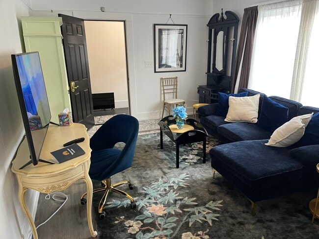 A1 Living Room - 1122 9th St