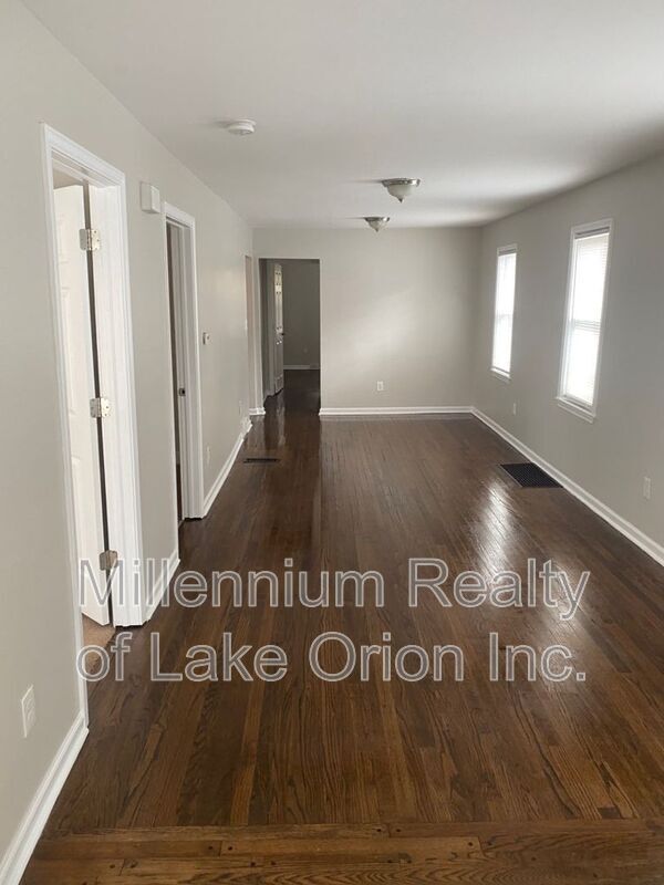 Photo - 46 W Strathmore Ave