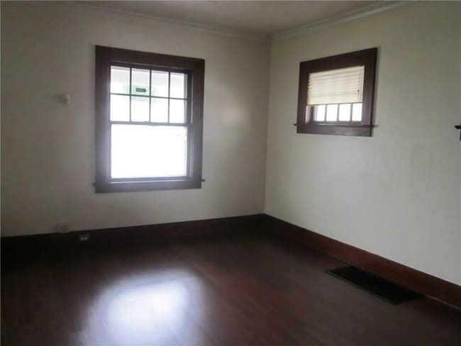 Photo - 192 Congress Ave