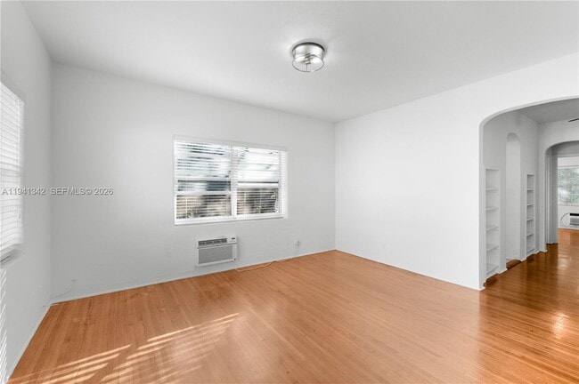 Photo - 520 SW 6th St Unidad 3