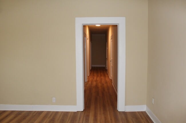 Photo - 404 W Franklin St