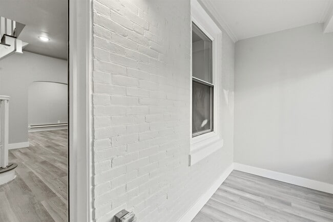 Photo - 662 N Yewdall St