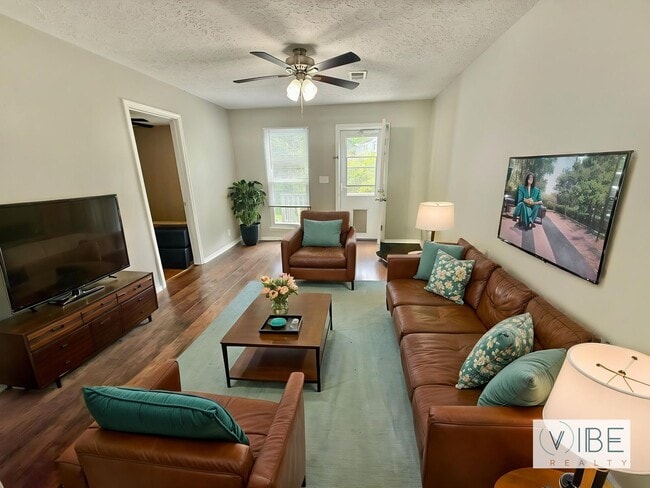 Photo - WOW! 2 Bedroom 2 Bath in Hermitage with Deck & Great Back Yard - Available June 1!