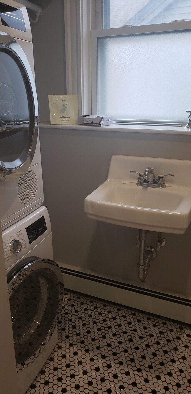 Building Photo - 59 St Andrew Rd Unit 3 Rental