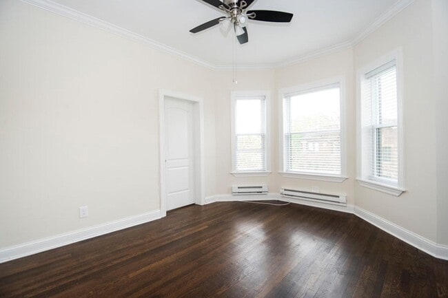 Photo - 917 W Waveland Ave