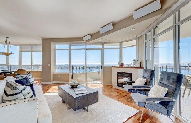 700 W Harbor Dr