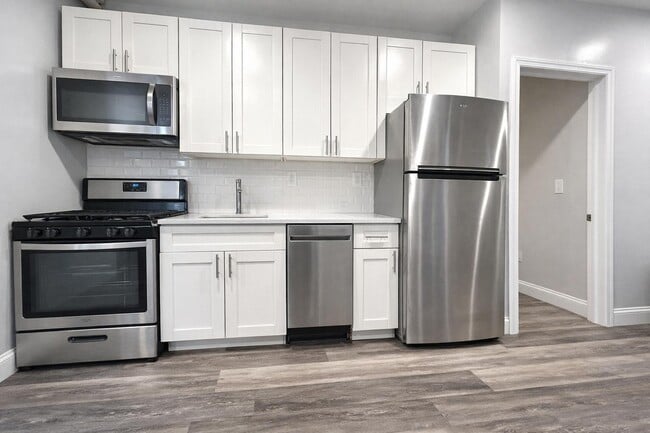 Photo - 546 Isham St Unit AA