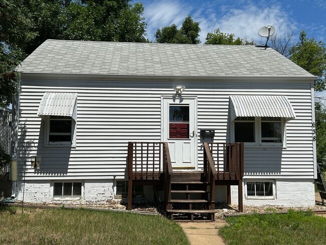Building Photo - Cozy Single Family House for Rent