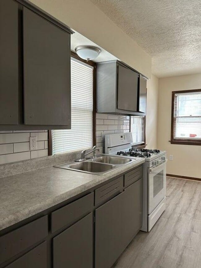 Photo - $1200 - Fantastic 2 Bedroom, 1 Bathroom House in Morning-Side