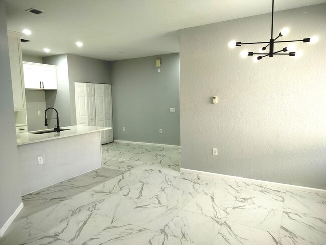 Photo - 826 Middleton Dr SW