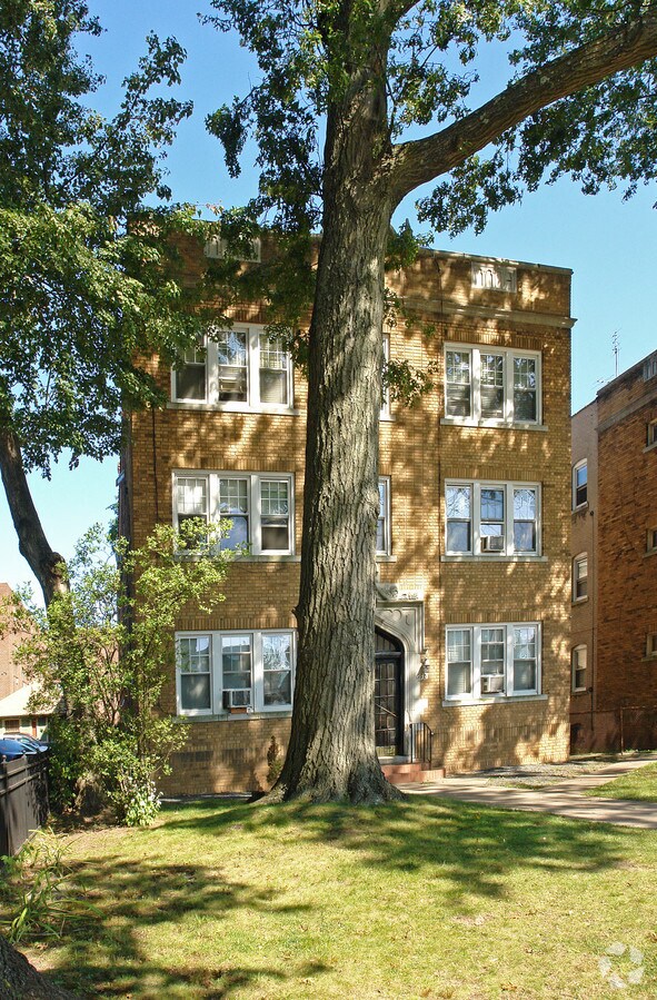 Photo - 660-662 Farmington Ave