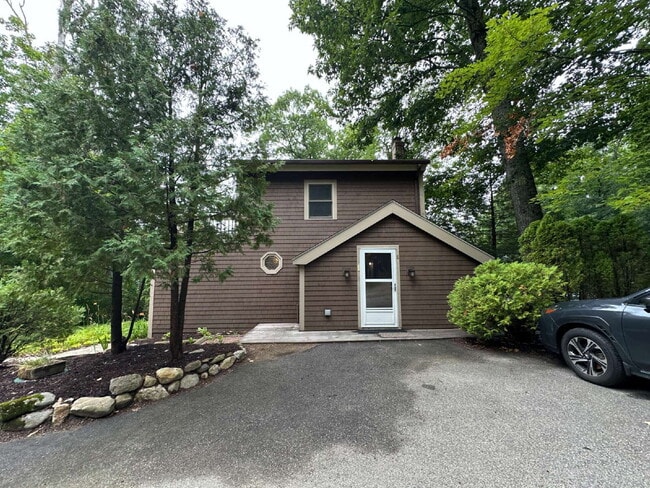 Building Photo - Peaceful Waterfront Living: 2-Story Home on River Road with Ample Outdoor Storage & Water Extras!