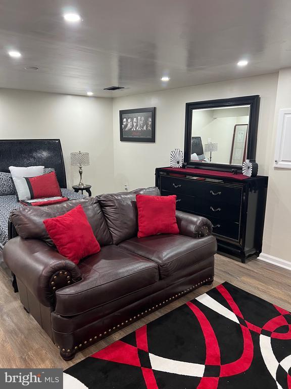 Photo - 2021 Chadwick Terrace