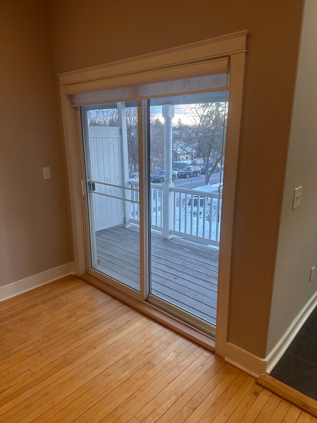 Photo - 135 Maple Ave Unit 2R