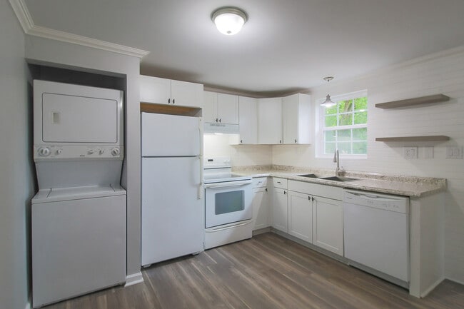 Photo - 100 Dog Day Dr