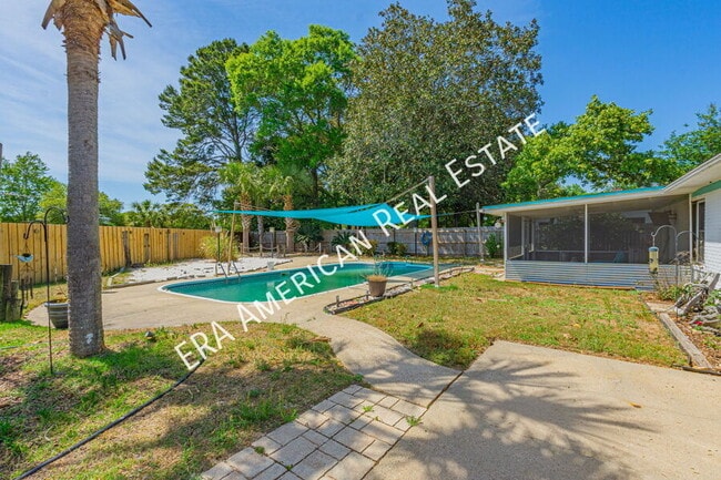 Building Photo - 10 Lake Lorraine Cir